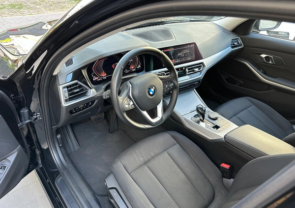 BMW Seria 3 cena 117000 przebieg: 129670, rok produkcji 2020 z Warszawa małe 254